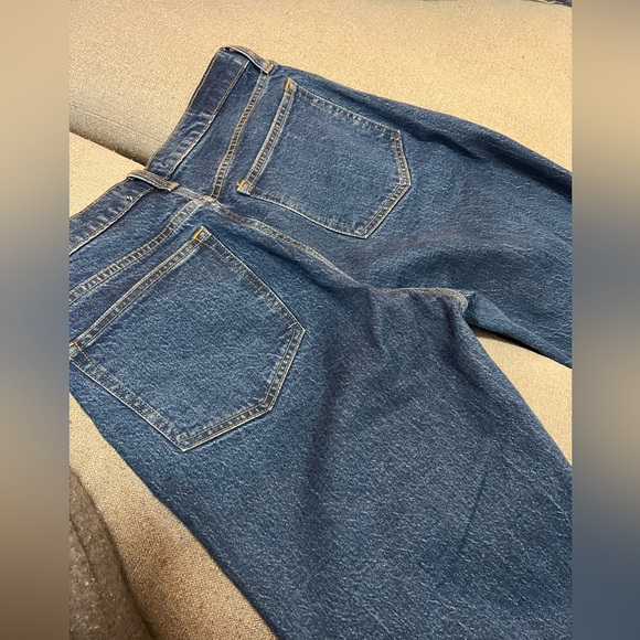 Abercrombie & Fitch High Rise 90s Relaxed Jean - Picture 11 of 12